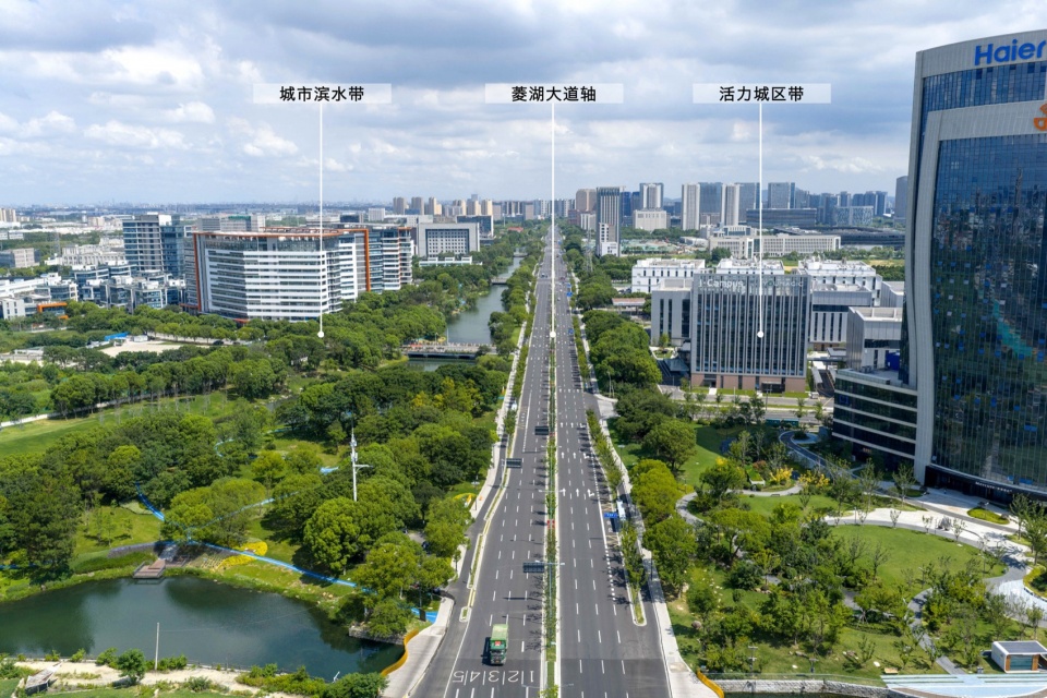 Landscape Enhancement Along Linghu Avenue in Wuxi by MYP INC