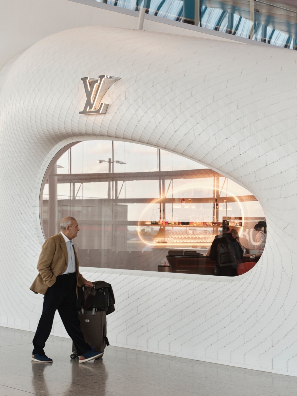 Louis Vuitton The Very Many © Henry Woide High Res 010
