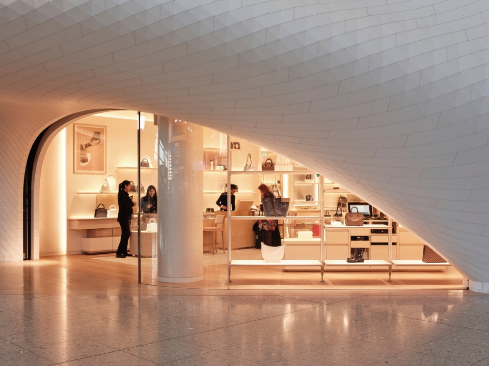 Louis Vuitton The Very Many © Henry Woide High Res 019
