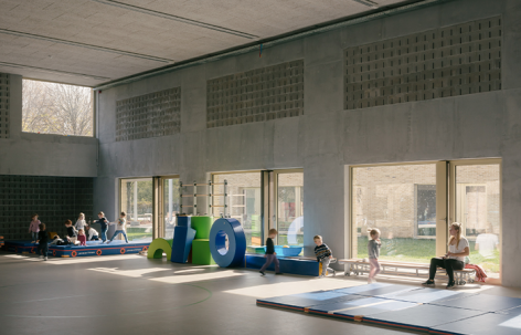 Dilbeek幼儿园与日托中心，比利时 / Atelier Starzak Strebicki + Carton123 architecten + Natural Born Architects