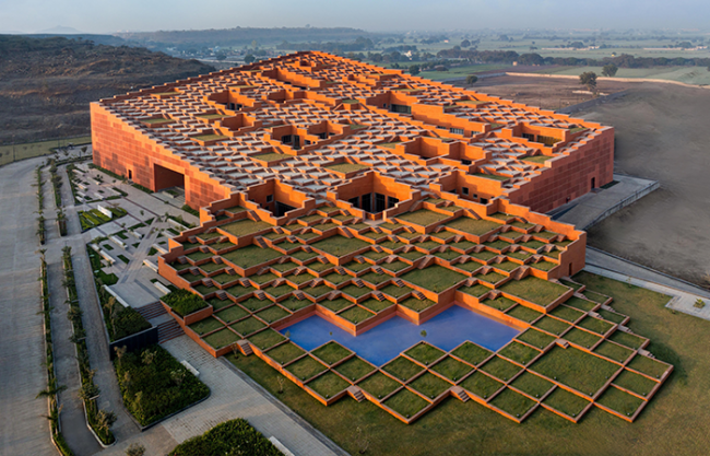 普瑞斯蒂吉大学，印度 / Sanjay Puri Architects