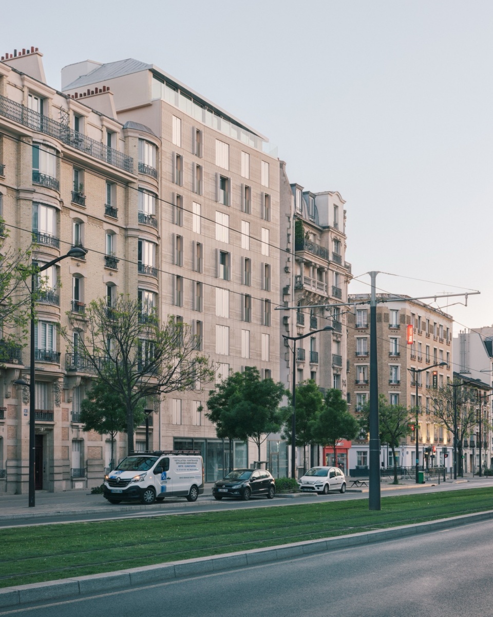 105 Boulevard Poniatowski 12 social housing 1 business premises by MARS Architectes