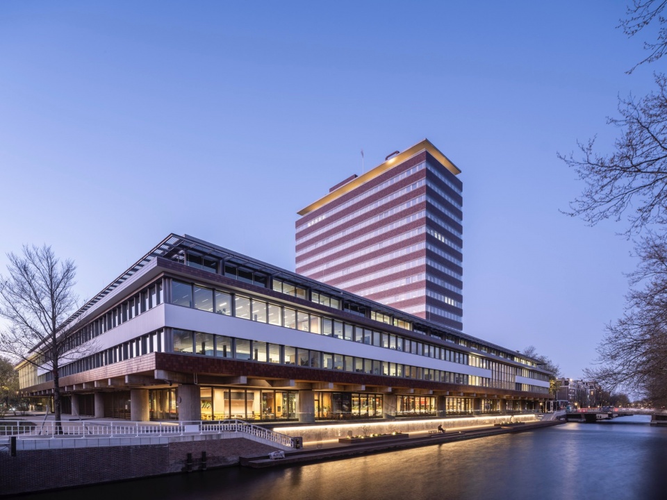 De Nederlandsche Bank Amsterdam by Mecanoo