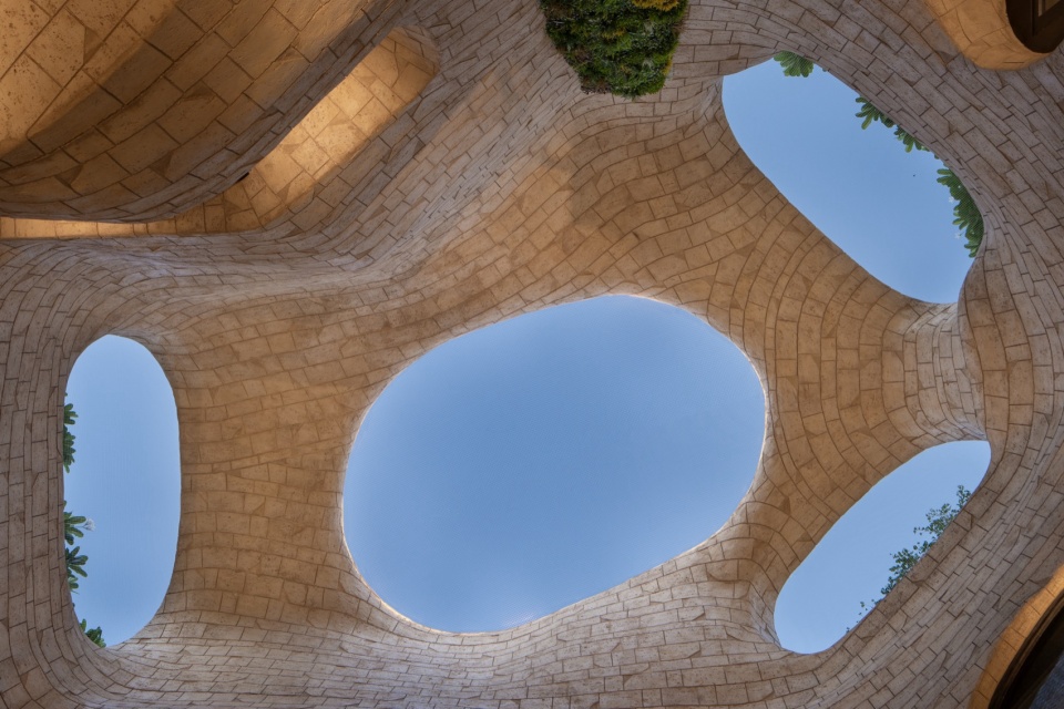 Fonte d Amore by MOFA Studio
