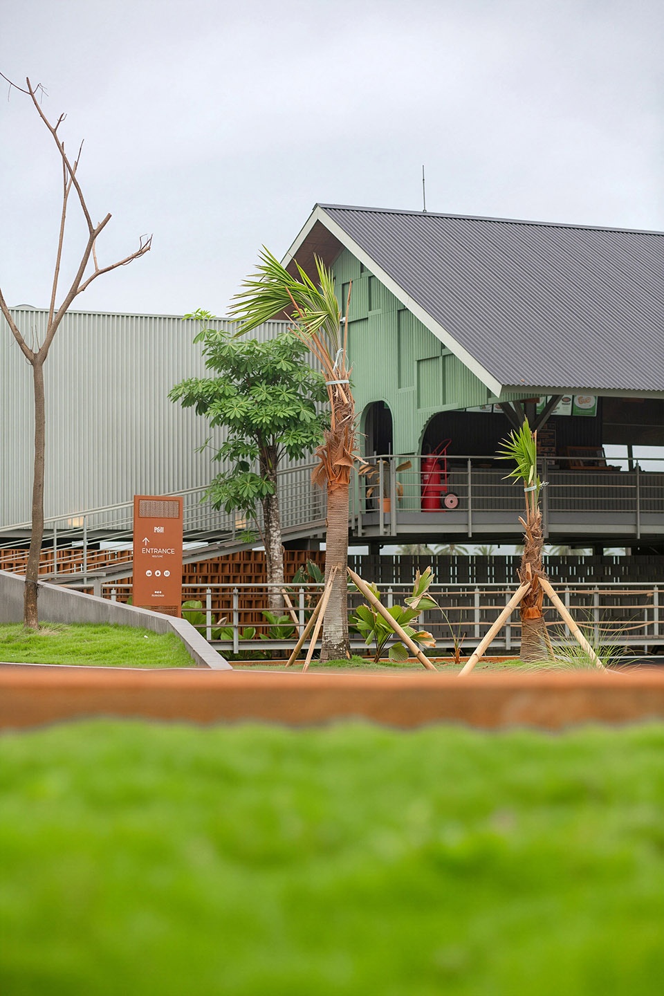 padi rest area by miv architects