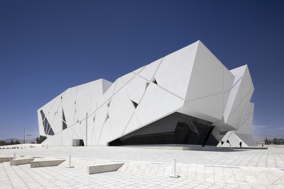 university of semnan auditorium and library by new wave architecture