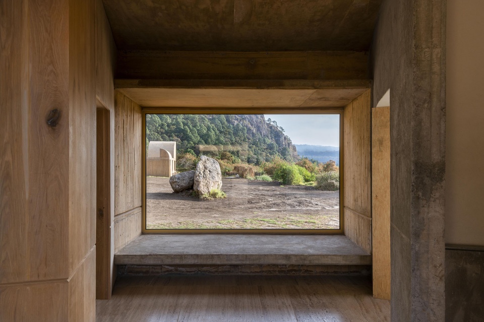 House 720 Degrees