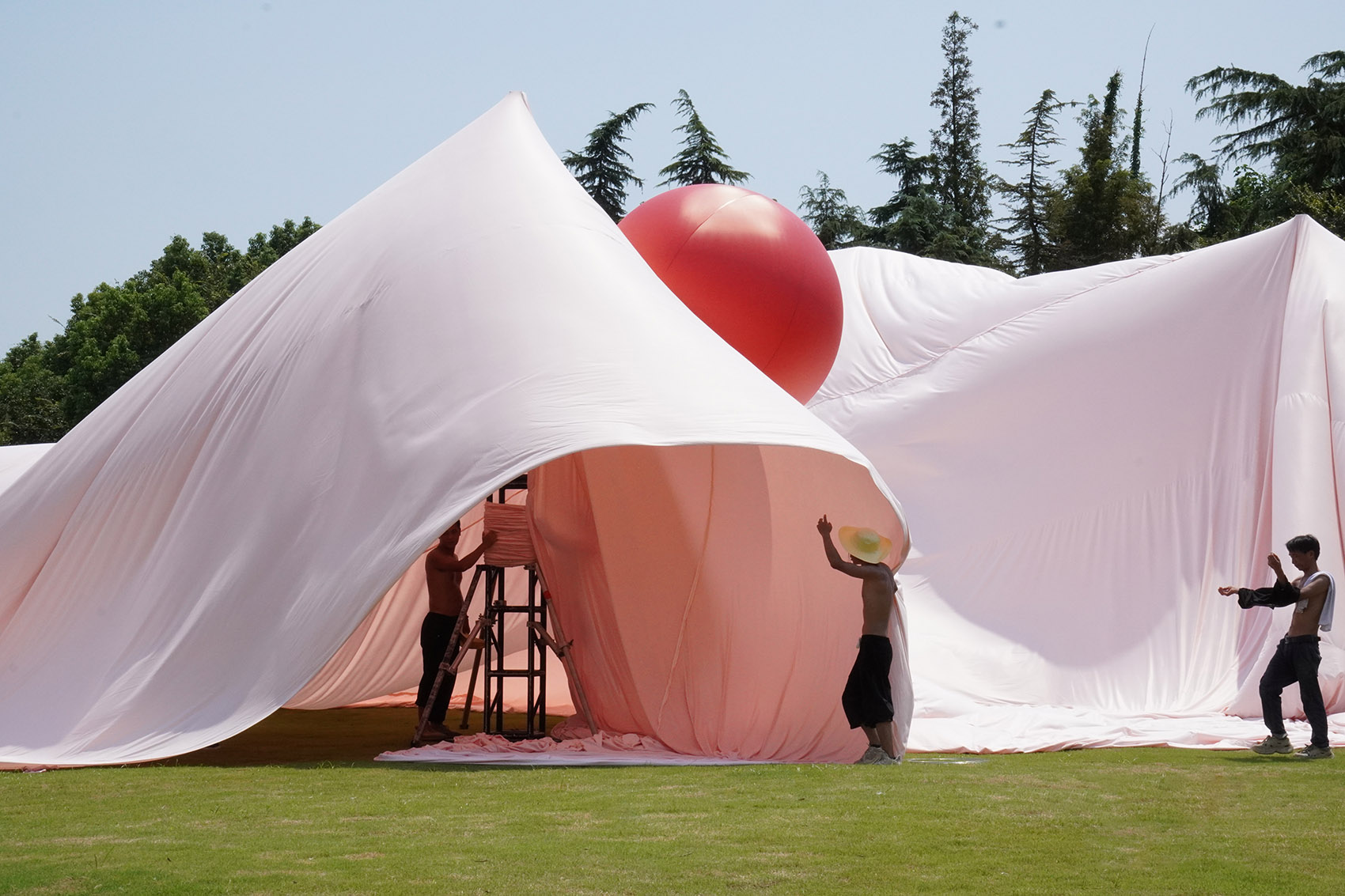 Playground Interactive Outdoor Installation by Suki+Partners - 谷德设计网