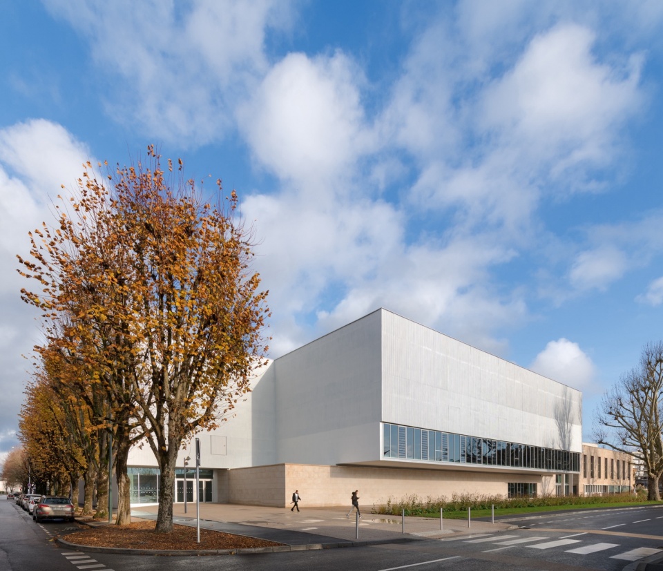 SPOT Multipurpose Sports Centre in Thionville by Dominique Coulon Associes