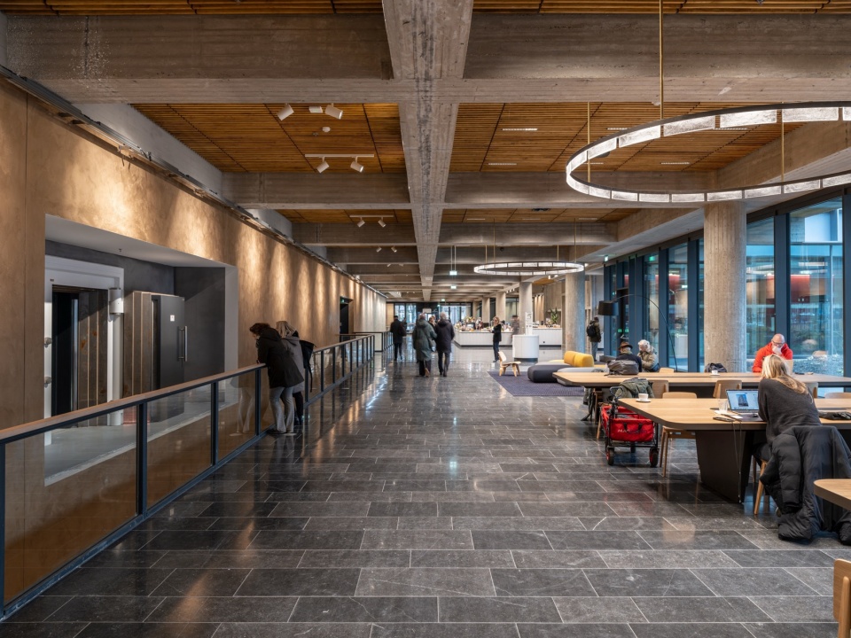 De Nederlandsche Bank Amsterdam by Mecanoo