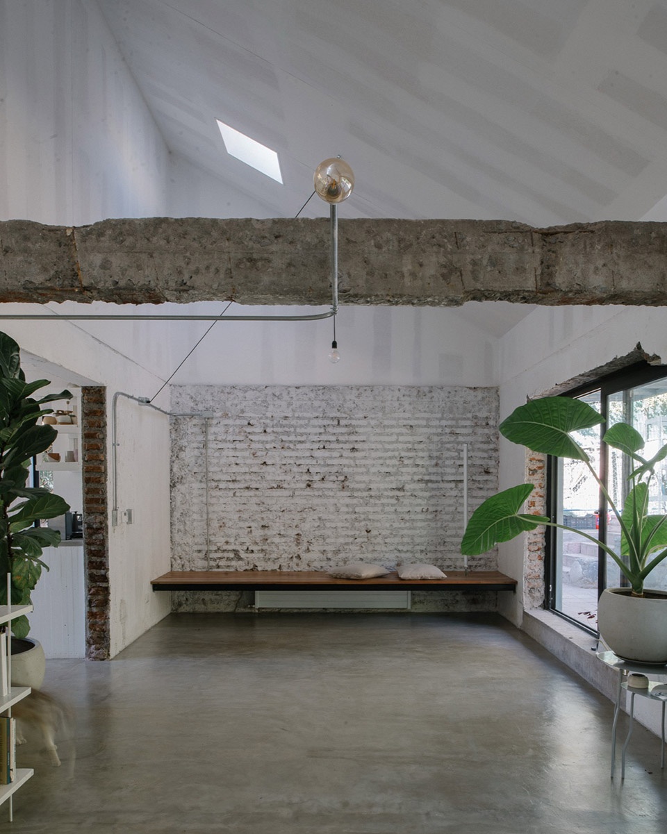 CASA TAM by Ivan Bravo Architects