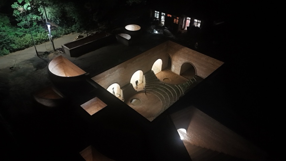 Underground House of the Future by John Lin Olivier Ottevaere Lidia Ratoi