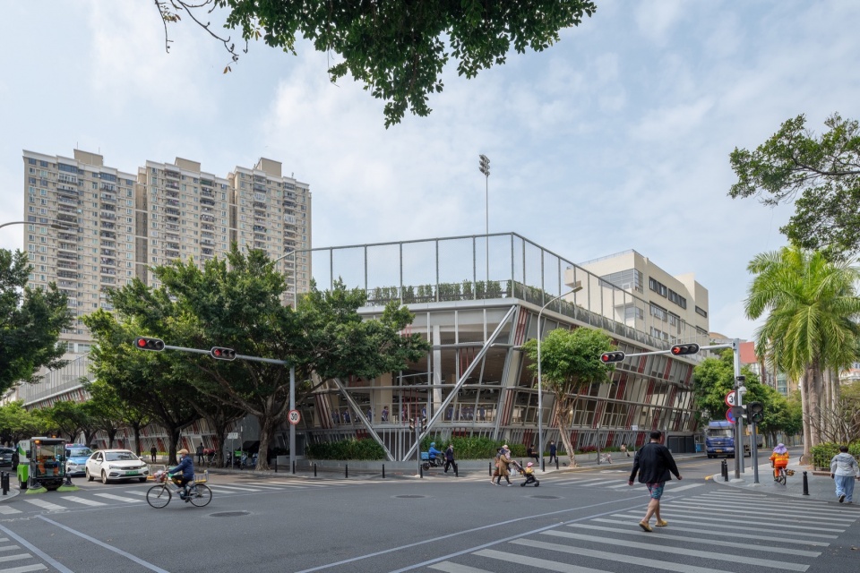 Intervention of Hongling Middle School Shixia Campus by Tumushi Architects