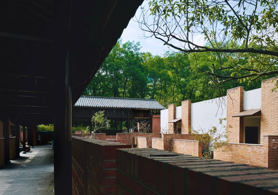 chizhou hongzhuanji guesthouse by suzhou youjian commercial design
