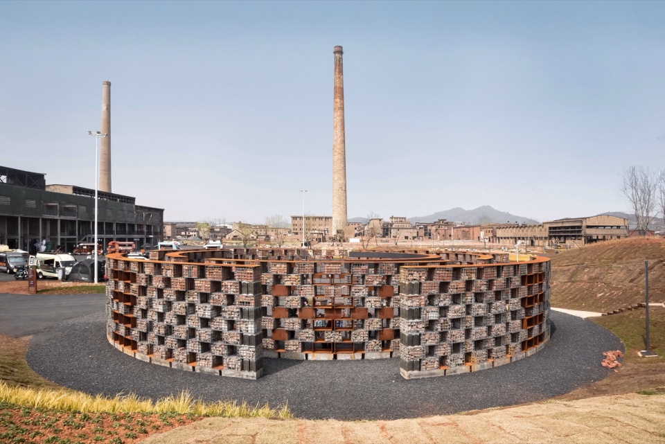 echo of the ruins by 1y architecture