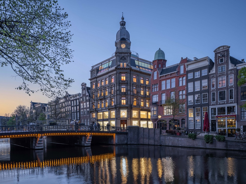 nios new european flagship store by mvrdv