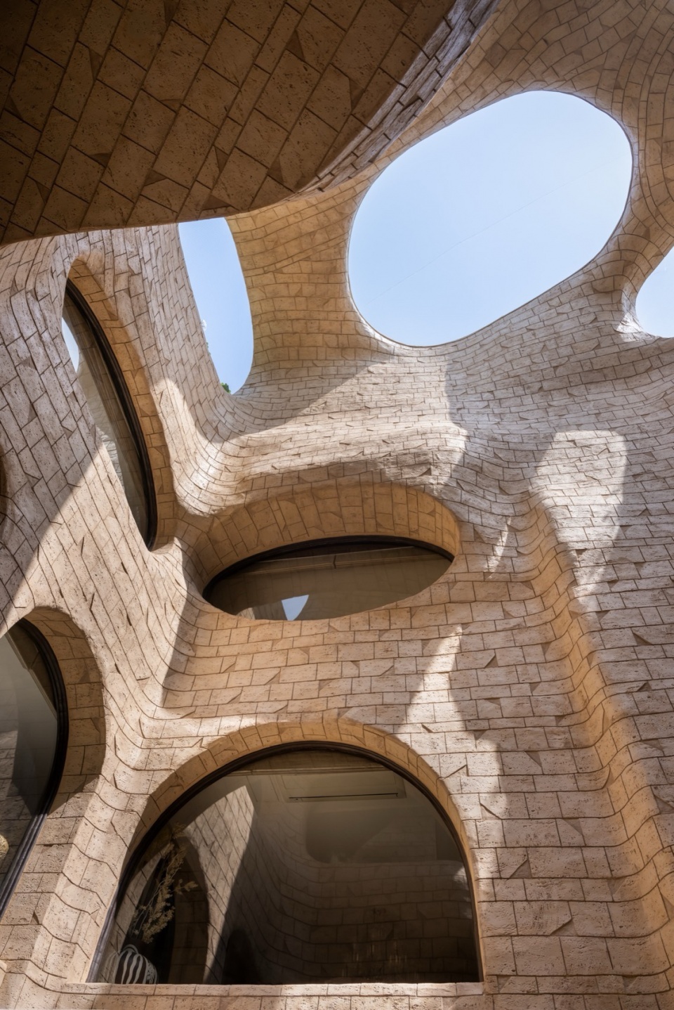 Fonte d Amore by MOFA Studio