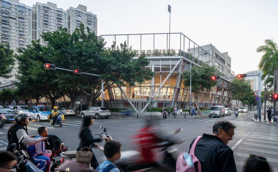 Intervention of Hongling Middle School Shixia Campus by Tumushi Architects