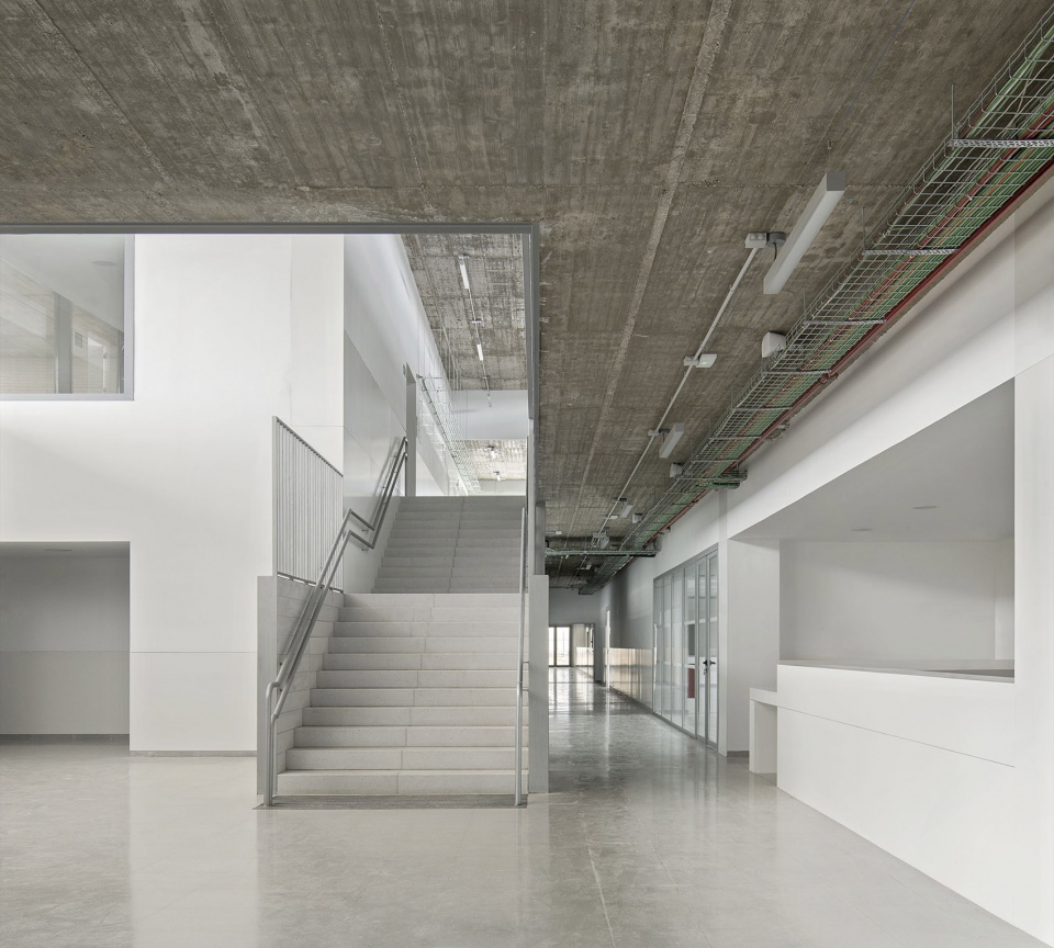 ceip los arcos by paradigma estudio