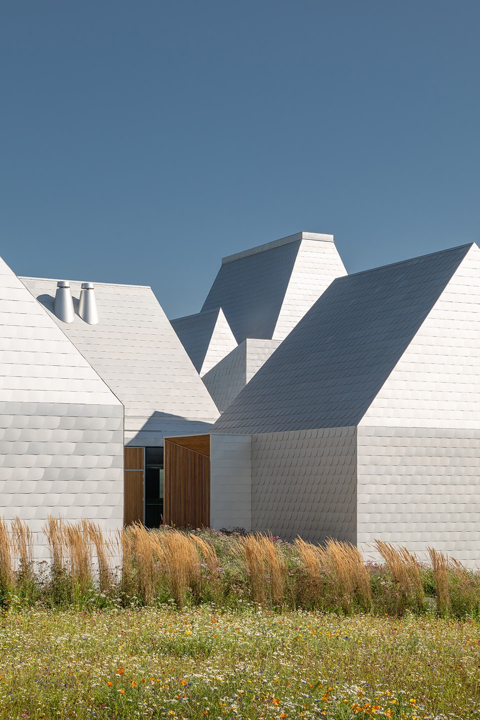 the lost shtetl jewish museum by lahdelma mahlamaki architects