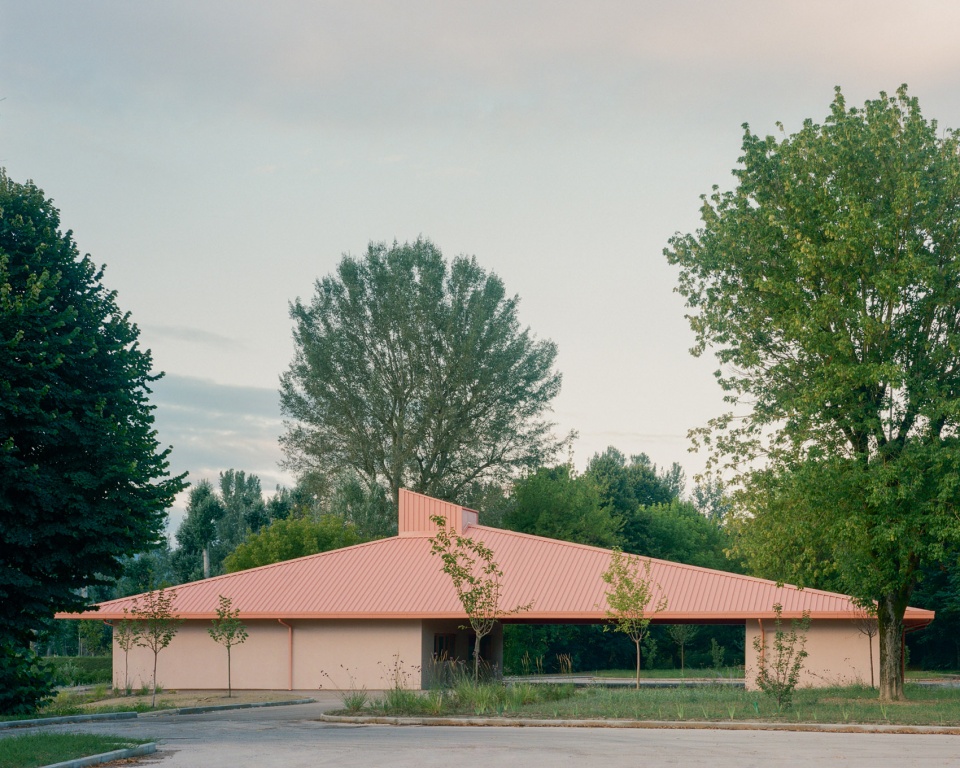 under the pink roof by caret studio