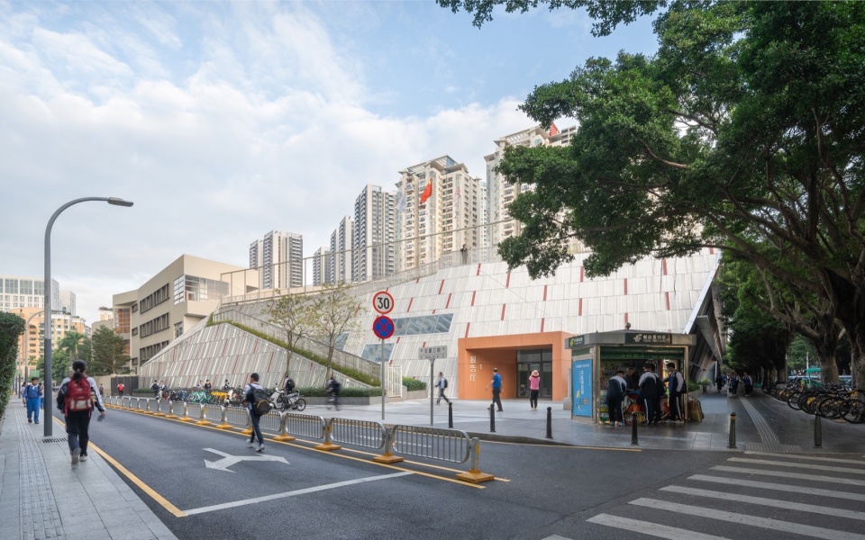 Intervention of Hongling Middle School Shixia Campus by Tumushi Architects