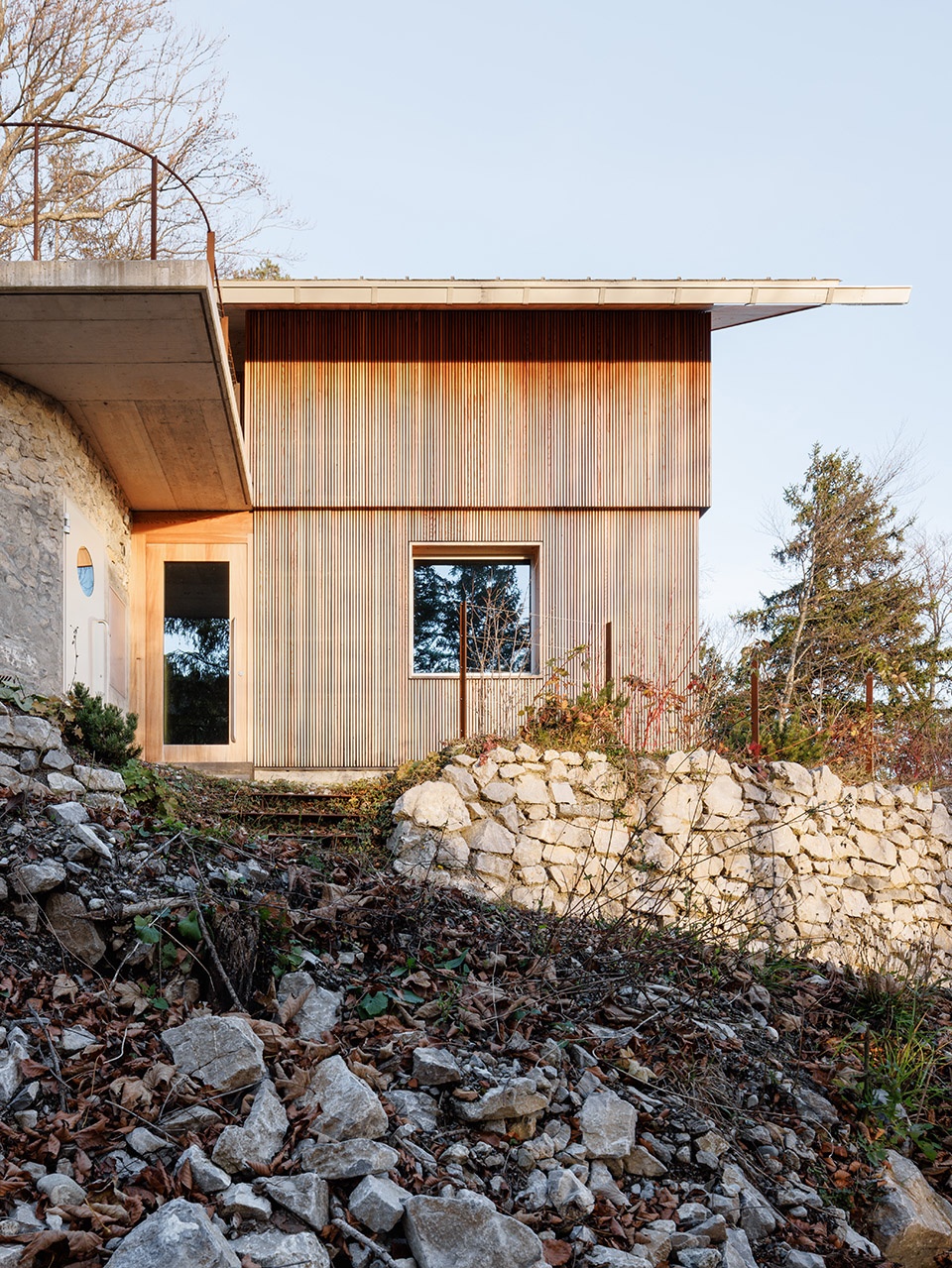 the swiss alpine cabin reconstruction by guca arch