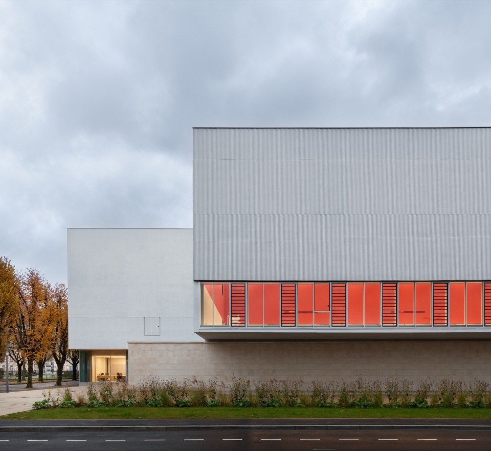 SPOT Multipurpose Sports Centre in Thionville by Dominique Coulon Associes