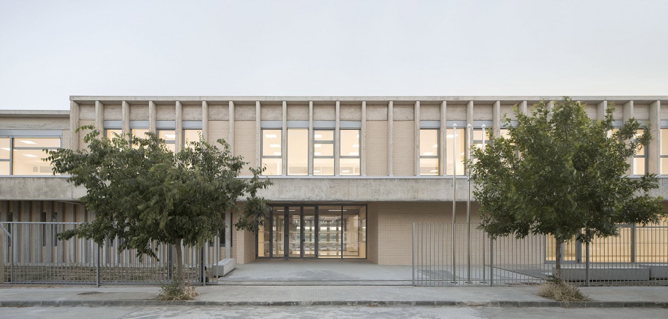 ceip los arcos by paradigma estudio