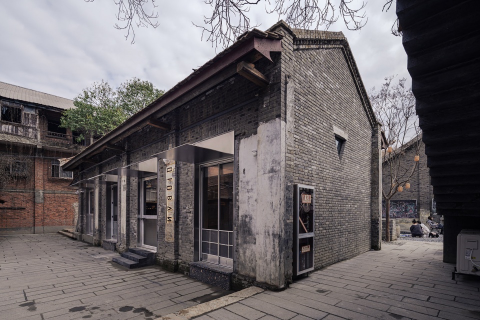 hanzhong qioban bistro by two design