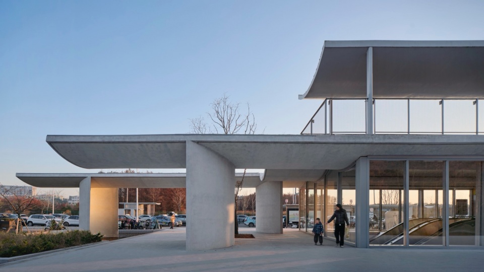 Emerging from Wetland East Kangqiao Station of Shanghai Airport Link by Original Design Studio TJAD