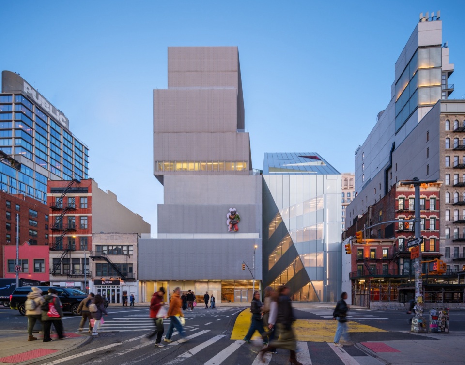 New expansion connected to the existing museum at 235 Bowery by OMA