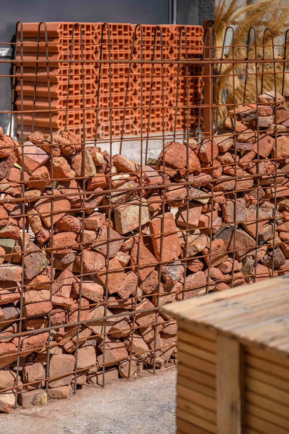 a series of essays to de colonize the territory by efeeme architects