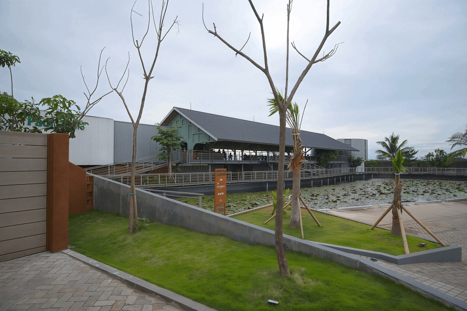 padi rest area by miv architects