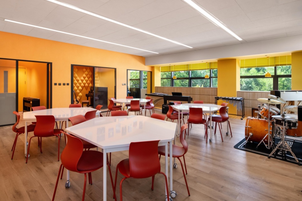 music classrooms at the western academy of beijing by studio vapore