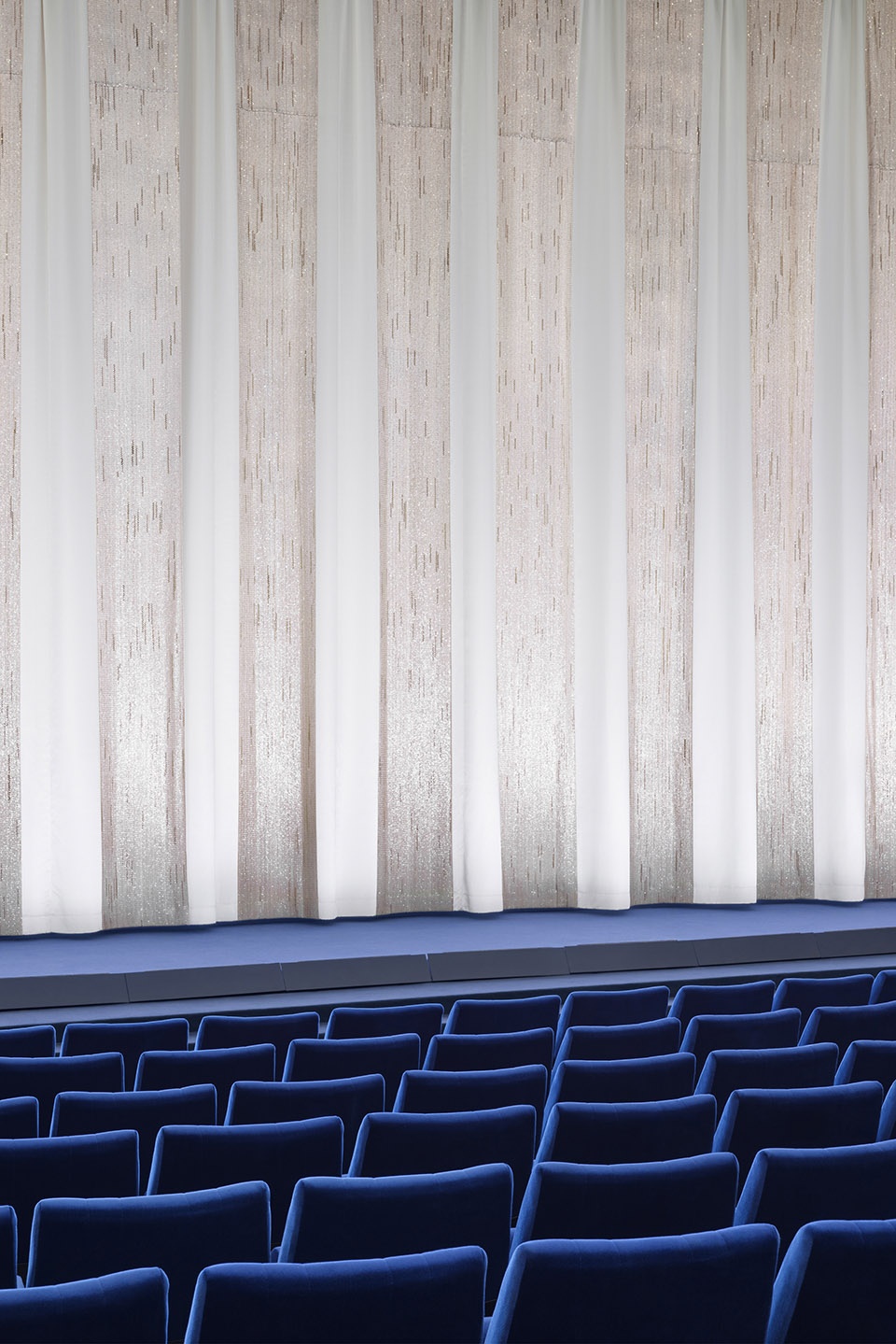 refurbishment of kino international by dickmann richter architekten