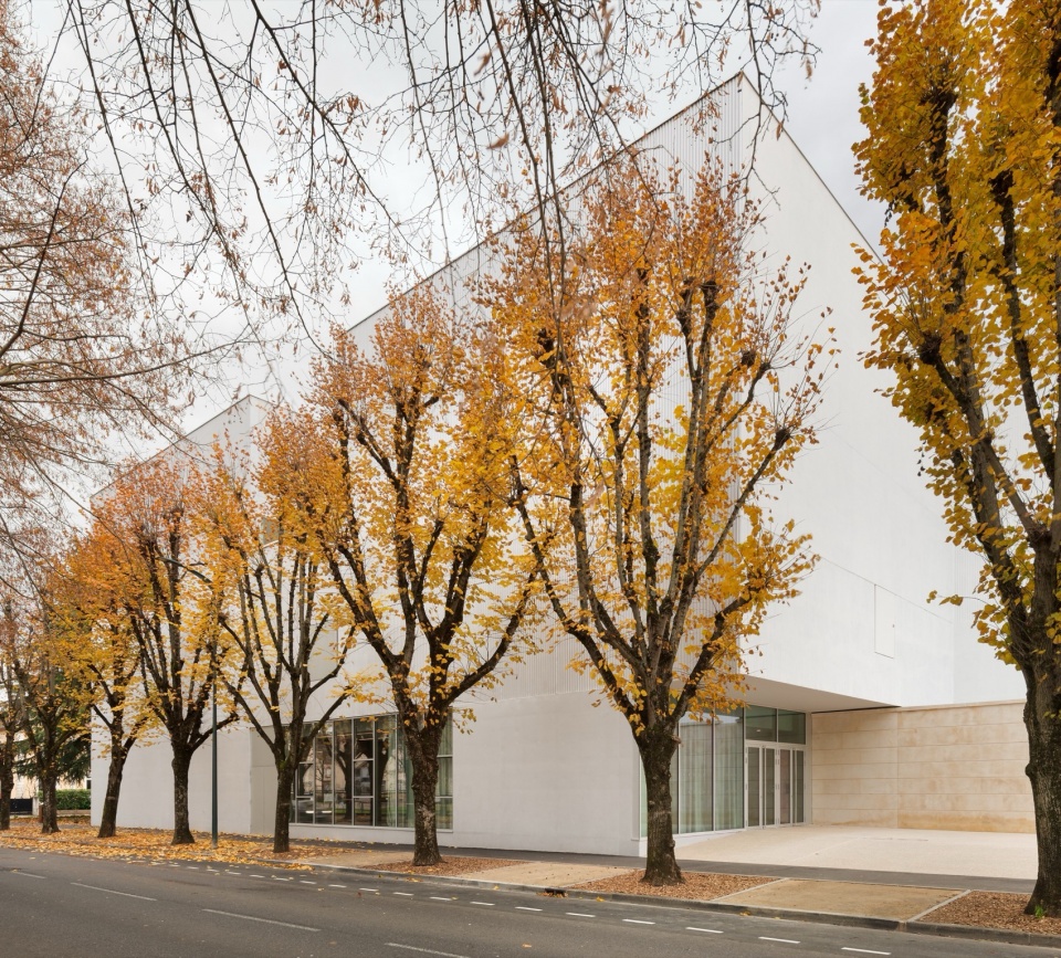 SPOT Multipurpose Sports Centre in Thionville by Dominique Coulon Associes