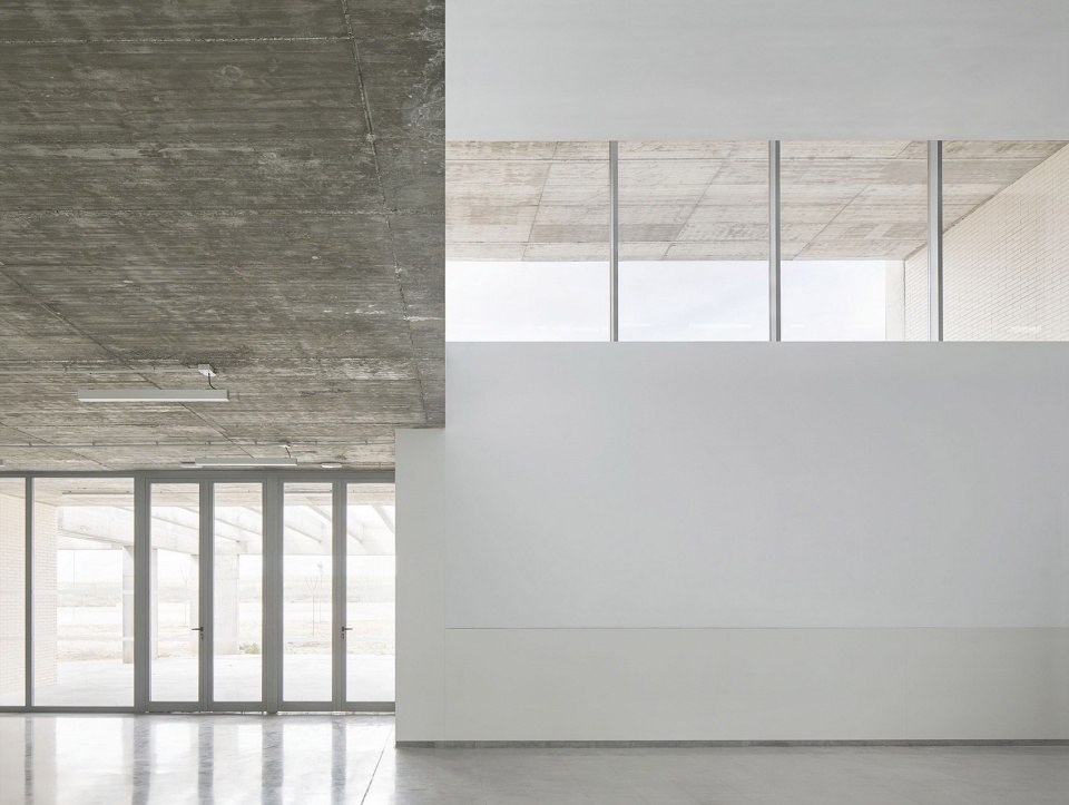 ceip los arcos by paradigma estudio