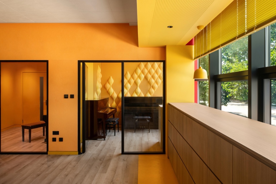 music classrooms at the western academy of beijing by studio vapore