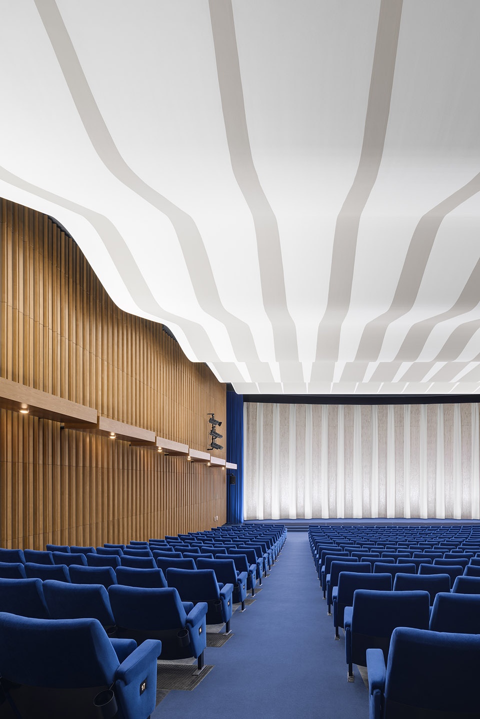 refurbishment of kino international by dickmann richter architekten