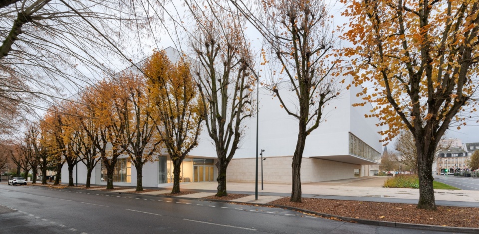 SPOT Multipurpose Sports Centre in Thionville by Dominique Coulon Associes