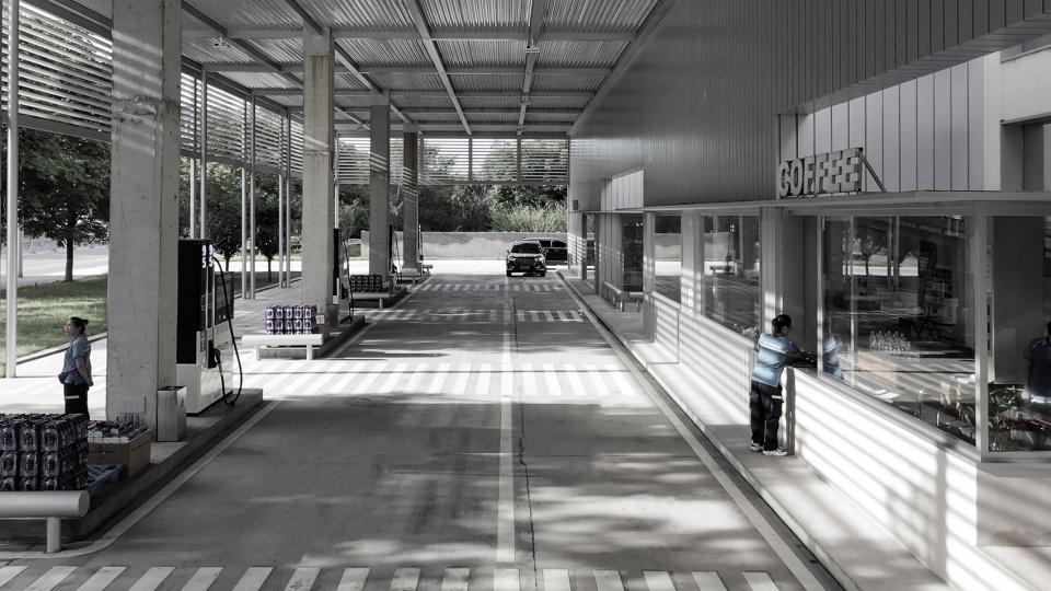 Yuda Petrol Station China by Huizong Design and Research Office