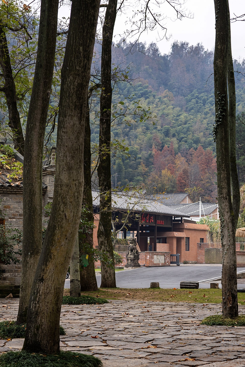 chizhou hongzhuanji guesthouse by suzhou youjian commercial design