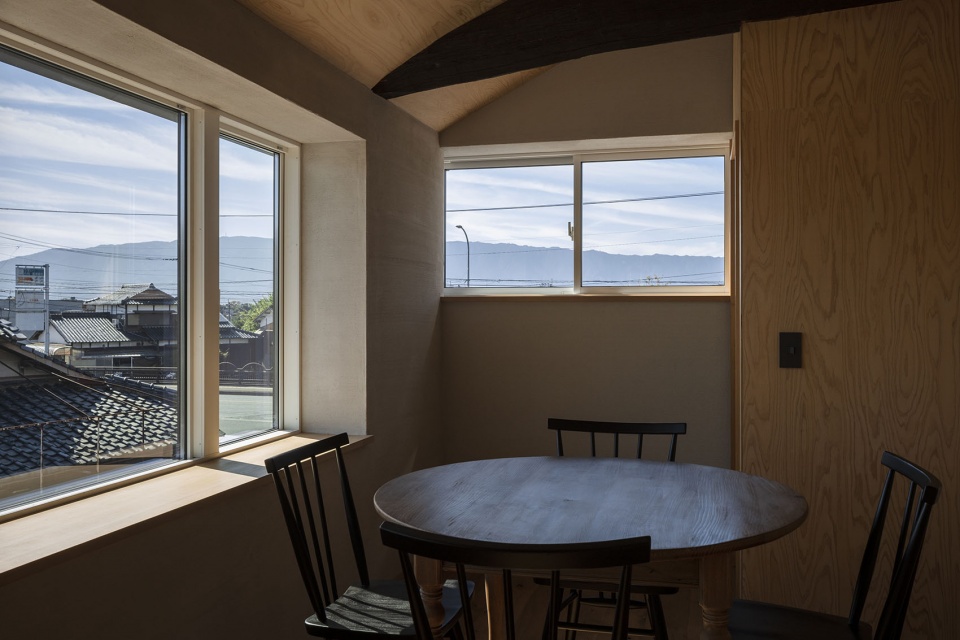 Residence Renovated from Rice Mill