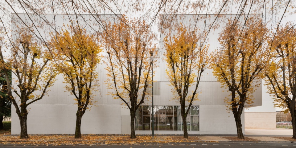 SPOT Multipurpose Sports Centre in Thionville by Dominique Coulon Associes