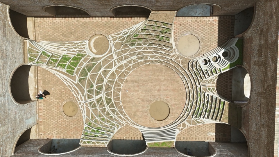 Underground House of the Future by John Lin Olivier Ottevaere Lidia Ratoi