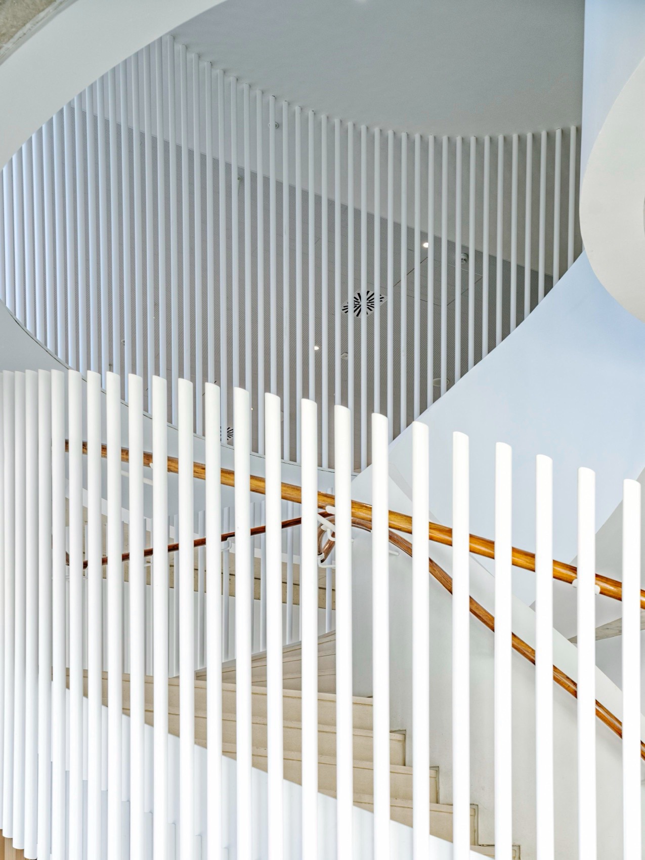 Acciona Headquarters by Perkins&Will - 谷德设计网