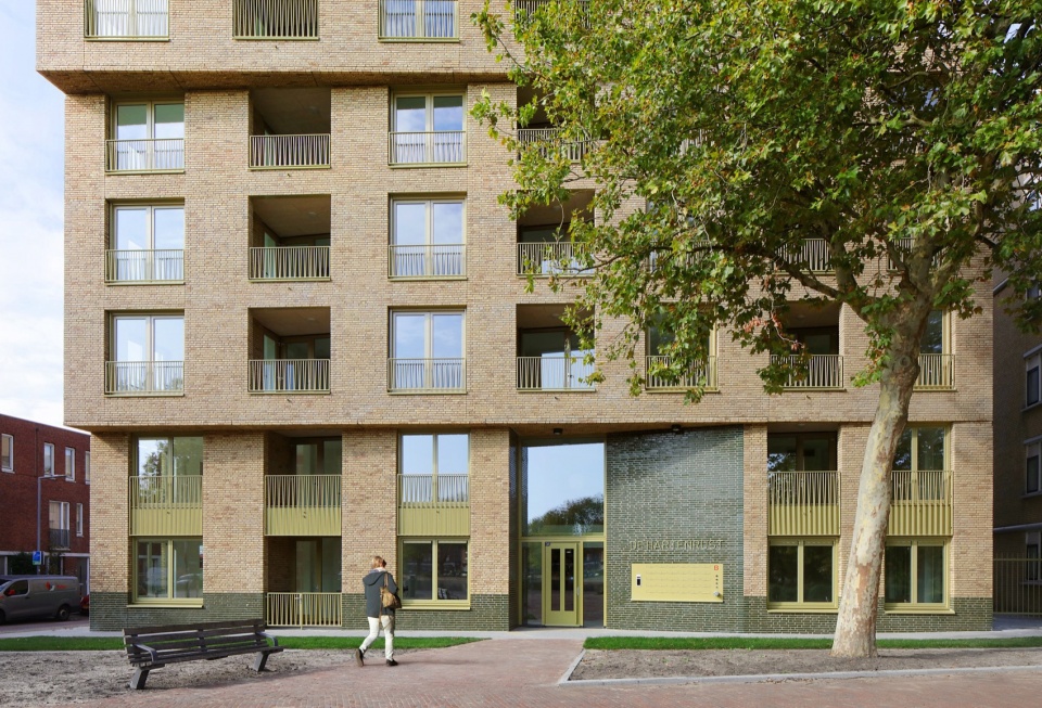De Hartenrust Residential Building Rotterdam by van Bergen Kolpa Architects