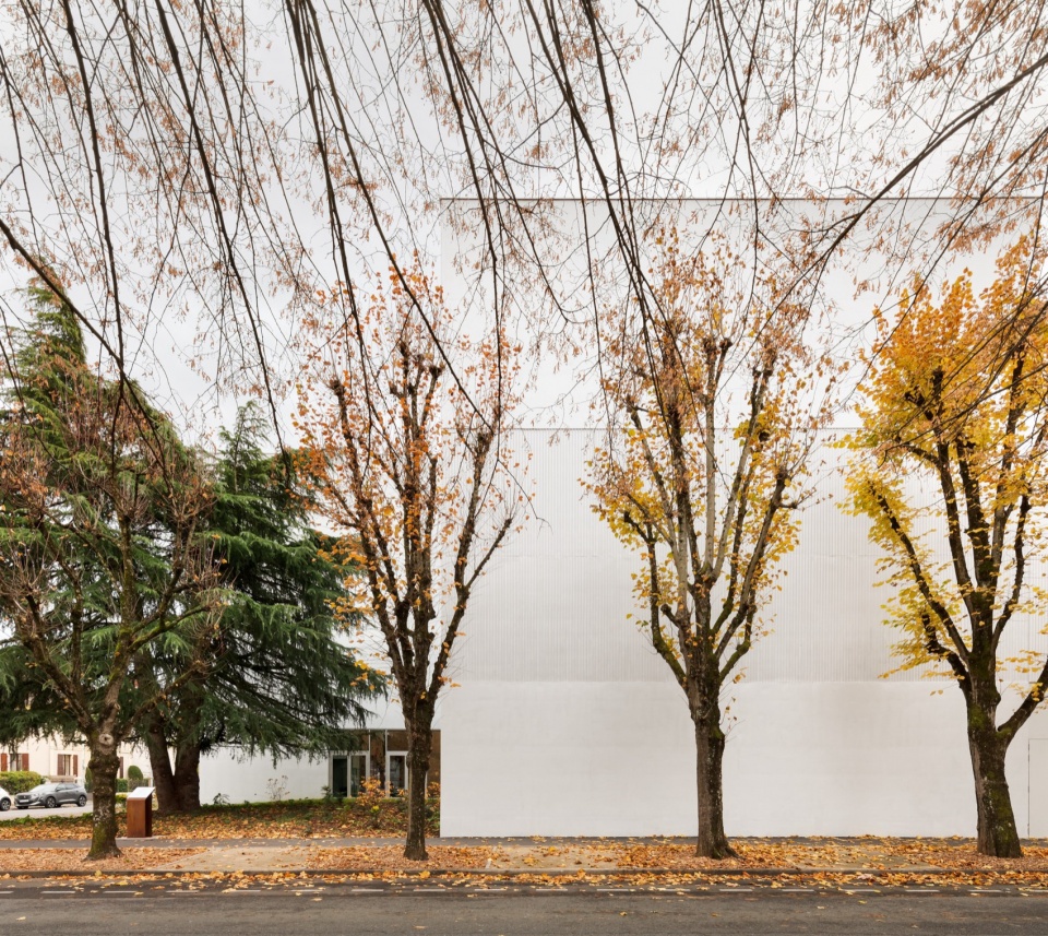 SPOT Multipurpose Sports Centre in Thionville by Dominique Coulon Associes