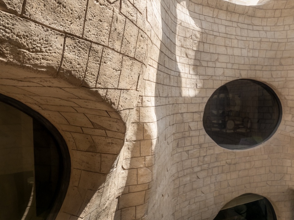 Fonte d Amore by MOFA Studio